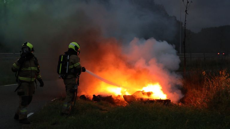 De brandende banden bij Liempde (foto: Sander van Gils - SQ Vision Mediaprodukties).