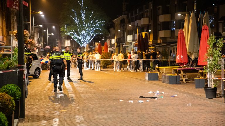 Politieonderzoek op de Markt in Roosendaal (foto: Christian Traets/SQ Vision).