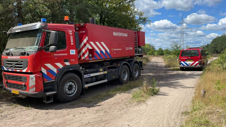 Brandweer in het natuurgebied in Geldrop (foto: Imke van de Laar).