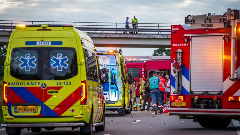 Het ongeluk gebeurde rond negen uur maandagavond op de Europaweg in Helmond (foto: SQ Vision).