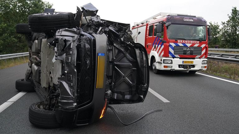 Inzittenden van deze auto bleven ongedeerd (foto: WdG - SQ Vision). 