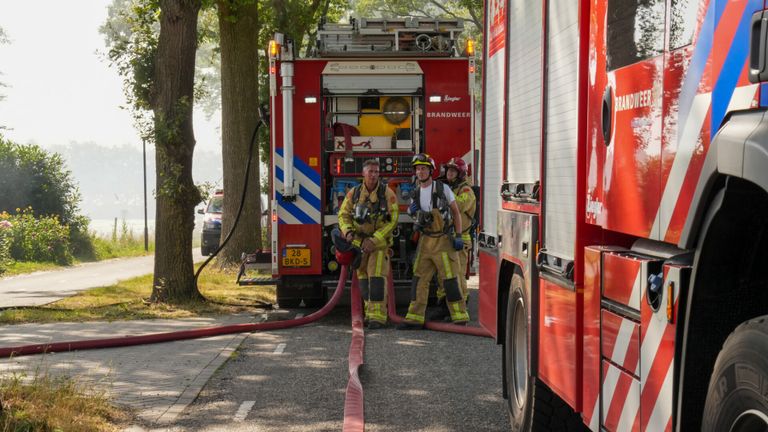 Brandweer bij de brand in Heusden (foto: Harrie Grijseels - SQ Vision). 