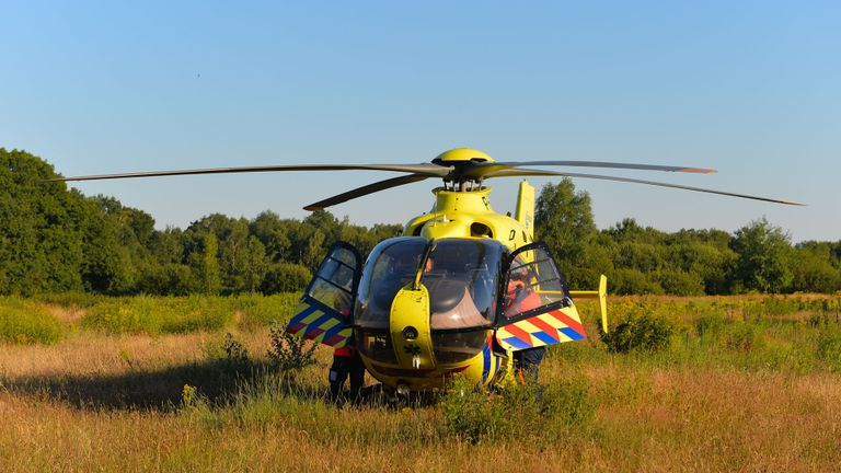 Traumahelikopter landde in de omgeving (foto: Walter van Bussel - SQ Vision).