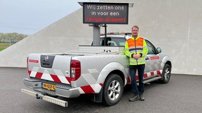 Sven van Reusel aan het werk als weginspecteur (foto: privé).