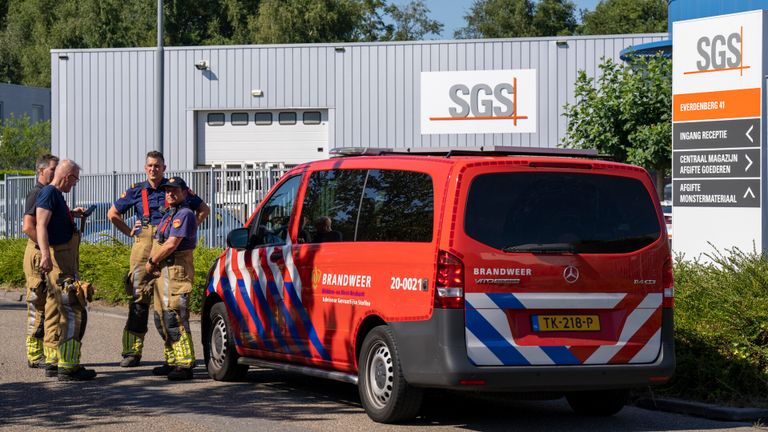 De brandweer bij SGS (foto: Marcel van Dorst/SQ Vision Mediaprodukties).