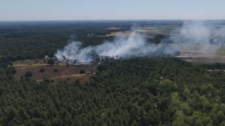 Dronebeelen van de heidebrand in Schijf (foto: Bas Buijsen).