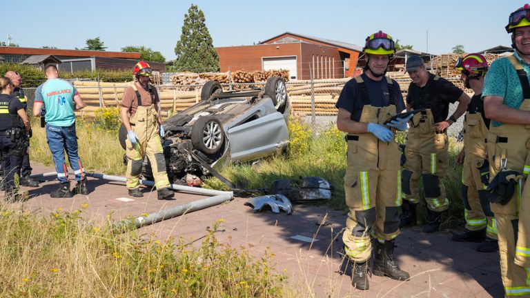 Brandweer en politie verleenden hulp (foto: Harrie Grijseels/SQ Vision Mediaprodukties).