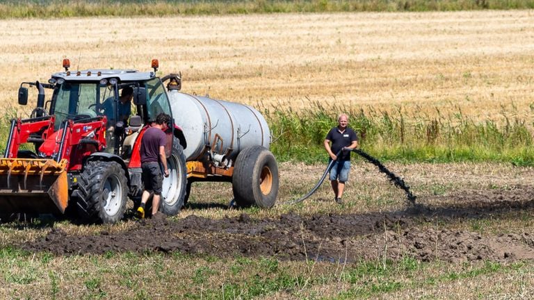 De boer aan het werk (foto: Iwan van Dun/SQ Vision).