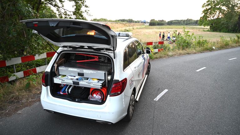 De politie nam poolshoogte na het ongeluk (foto: Perry Roovers/SQ Vision Mediaprodukties).