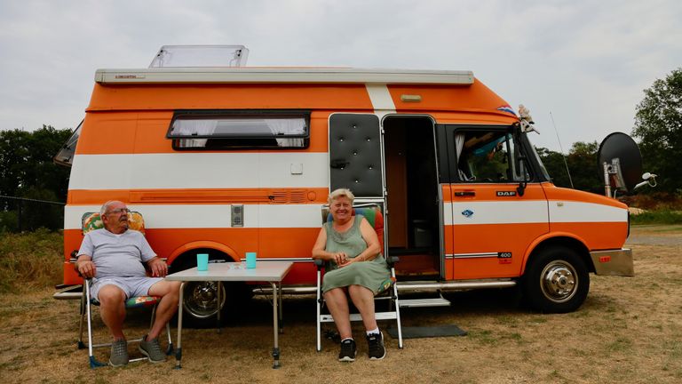 Ko en Els zijn net gearriveerd op de camping. 