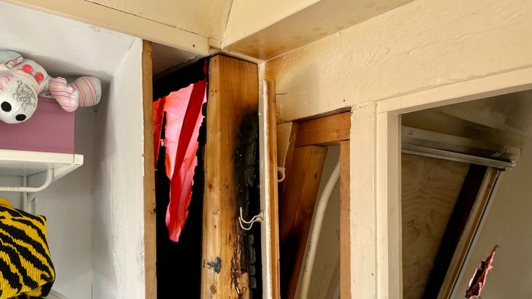 Brandschade in de slaapkamer (foto: Raymond Merkx).