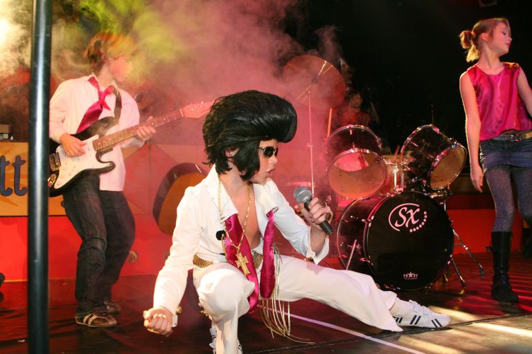 Bart als Elvis in 2008 op het Knorfestival in Uden