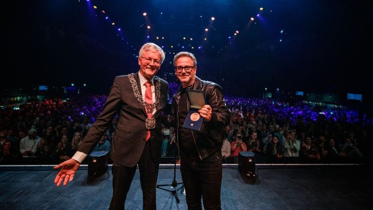 Weterings (l) en Meeuwis (foto: gemeente Tilburg).