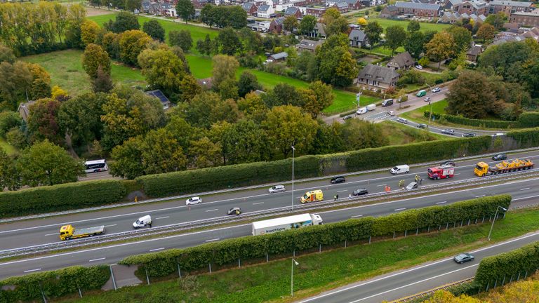 Ongeluk op A59 met meerdere voertuigen (foto: Iwan van Dun - SQ Vision).