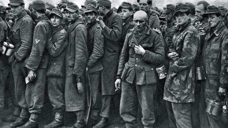 Deutsche Kriegsgefangene der 59. Division zwischen Best und Son 1944 (Foto: US Army) 