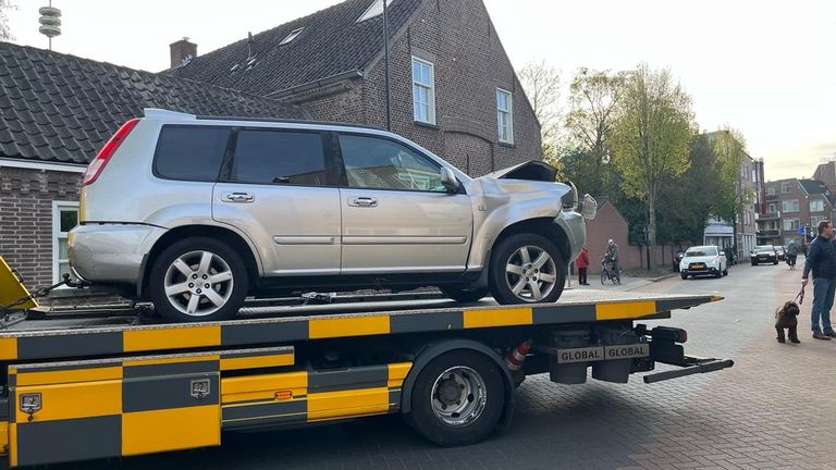 De auto is afgevoerd (foto: Raymond Merkx).