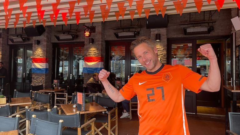 Bij cafe de Wildeman kleurt het toch Oranje