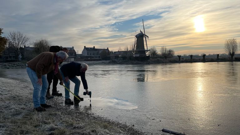 Spanning in alle vroegte in Terheijden (foto: Raymond Merkx). 