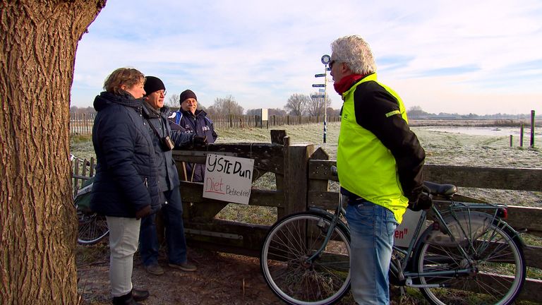 Het ijs is nog te dun in Moergestel (foto: Omroep Brabant). 