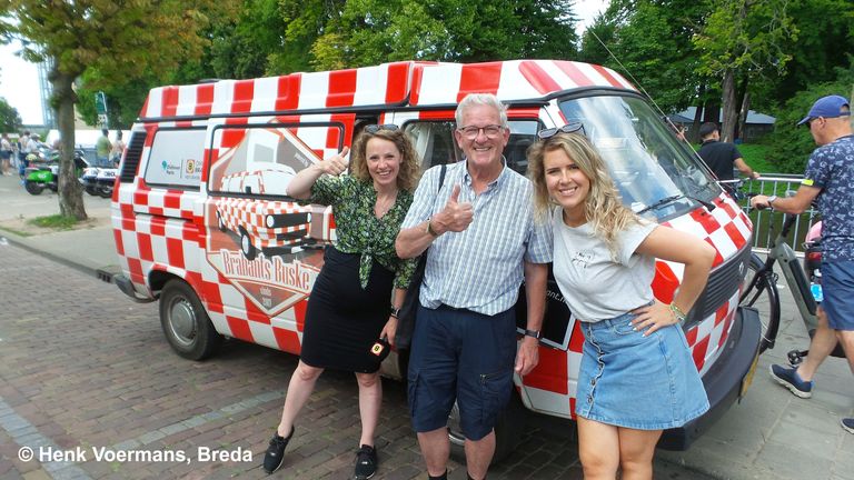 Henk met Eva en Hannelore van het Brabants Buske.