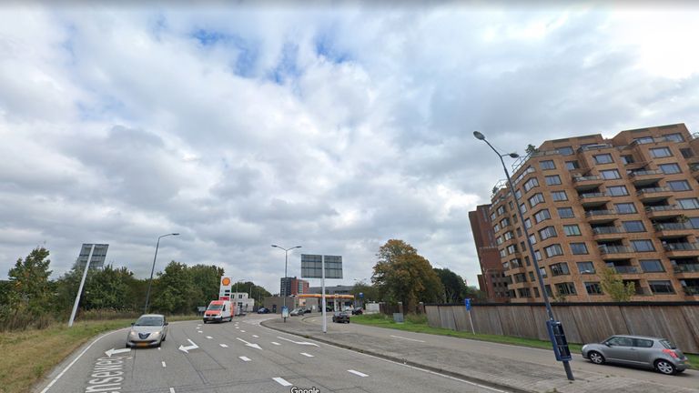 Rechts het appartementencomplex van Lianne en Pieter (Foto: Google Maps).