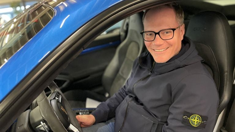 Menno van der Pol heeft zijn Porsche in het autohotel staan (foto: Jos Verkuijlen).