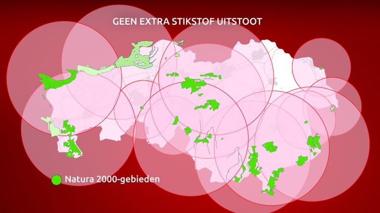 In het groen de Natura 2000-gebieden met daaromheen cirkels van 25 kilometer waar niets mag gebeuren. 