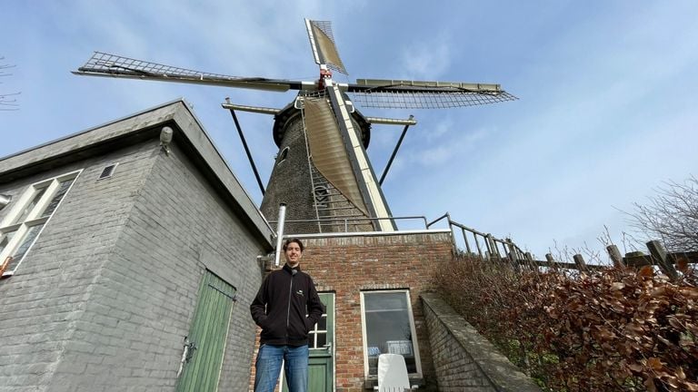 De 18-jarige Jesse voor Molen De Arend in Wouw.