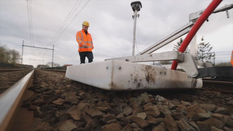 Met een warmtecamera onderzoekt ProRail waar de dassen precies zitten (foto: Omroep Brabant).