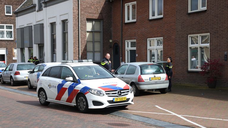 Politie zoekt naar verdachte (foto: Sander van Gils / SQ Vision). 