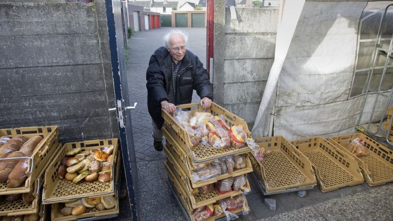 'Broodpater' Gerrit Poels, zoals de meeste mensen in Tilburg hem kennen (foto: ANP).