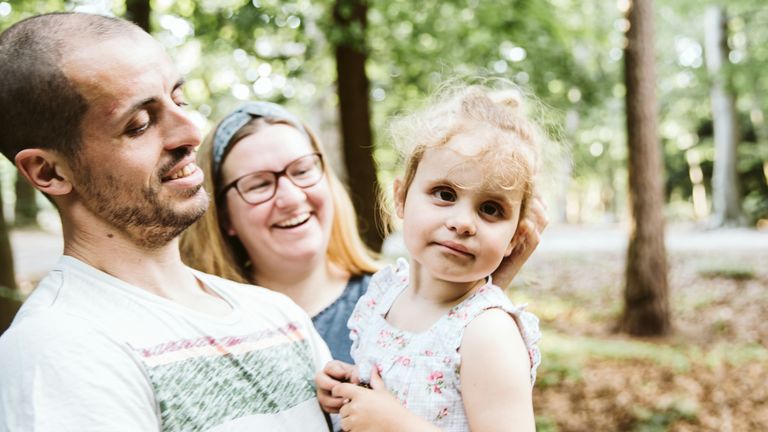Maja met vader Björn en moeder Emily (eigen foto).