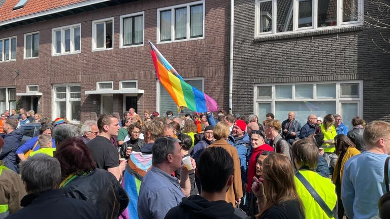 Drukte bij het protest tegen geweld tegen homo's