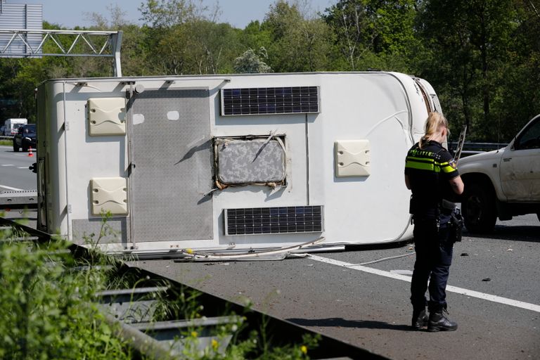 De camper op de A4 (foto: Christian Traets/SQ Vision).