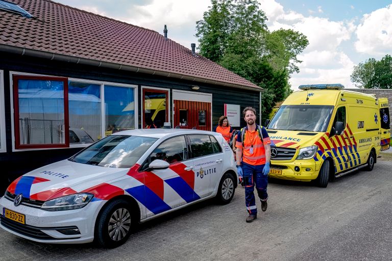 De blouse van een man vatte vlam (foto: Eye4images / MaRicMedia). 