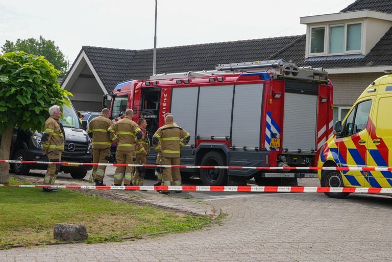 Ook in Oss zijn de hulpdiensten aanwezig nadat er explosieven zijn gevonden (foto: Gabor Heeres/SQ Vision).