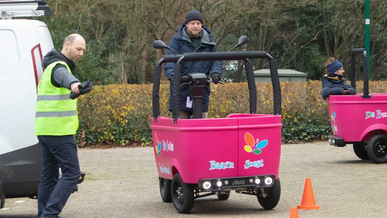 Medewerkers moeten een rijexamen afleggen op de Stint (foto: ANP).