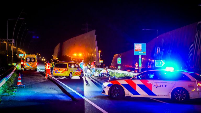 De man wilde naar de afslag lopen. (foto: SQ Vision)