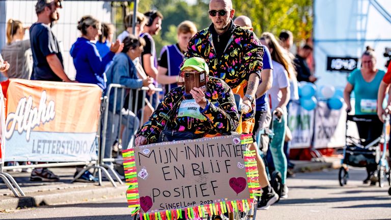 Lopen of rijden? (foto: Marcel  van Dorst).