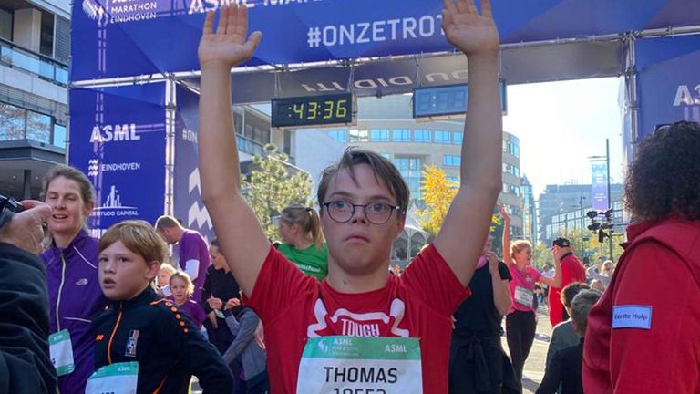 Thomas tijdens de marathon vorig jaar.