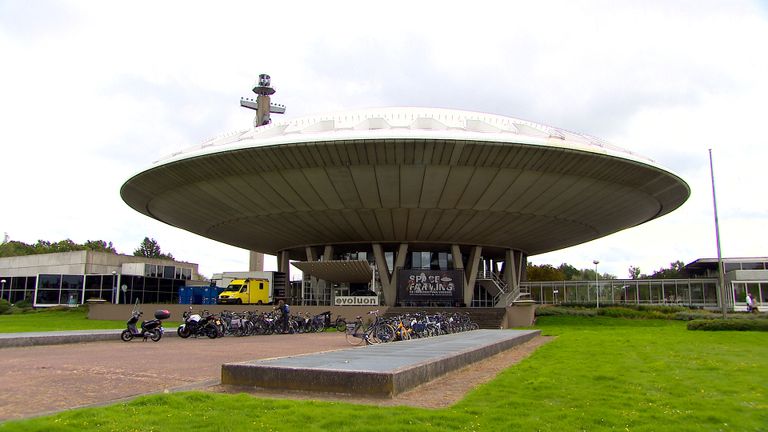 Het iconische Evoluon (foto: Raymond Merkx).