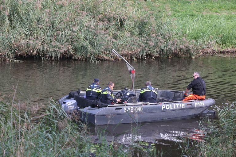 Zoektocht naar sporen (foto: Bart Meesters / SQ Vision).