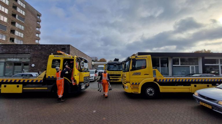 Bergers komen de auto's halen (foto: Noël van Hooft).