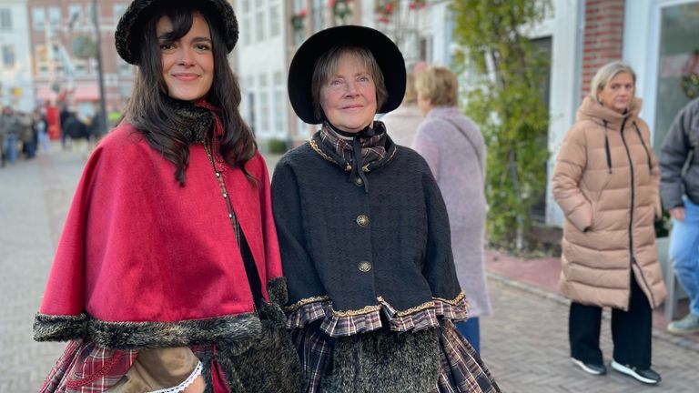 Victoriaanse dames in de wijk Brandevoort in Helmond 