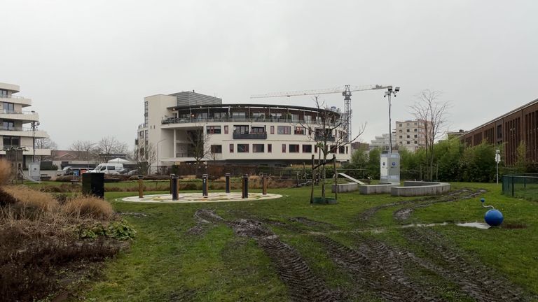 Woensdag zijn er camera's en lampen geplaatst in het park (foto: Omroep Brabant).