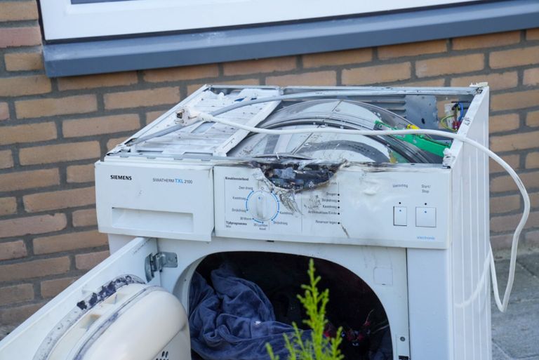 De wasdroger met kortsluiting (foto: Harrie Grijseels/SQ Vision).