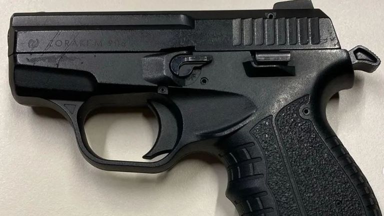 Het wapen dat de politie vond (foto: Instagram wijkagenten Vaartbroek)