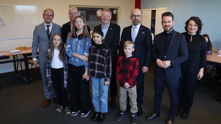 Hoog bezoek op school (foto: Curio/Claire van Raamsdonk).