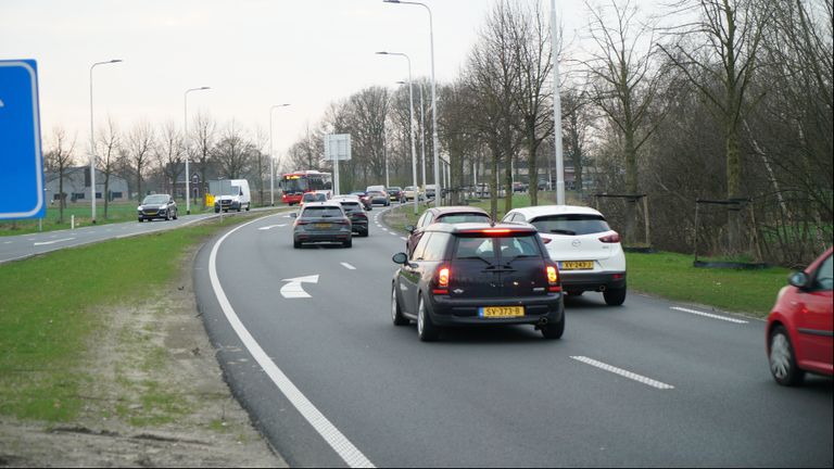 Volgens de verkeersdeskundige zijn de invoegstroken aan de korte kant (foto: Omroep Brabant).