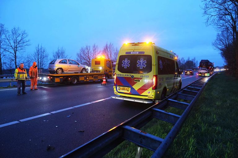 De auto is weggesleept (Foto: SQ Vision).